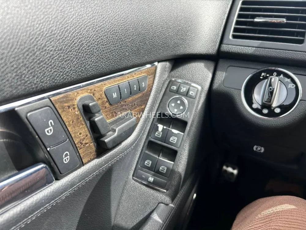 Mercedes Benz C Class 2008 for Sale in Dubai Image-14