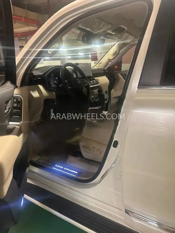Toyota Land Cruiser 2024 for Sale in Dubai Image-3