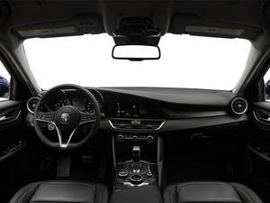 الفا روميو جوليا الداخلية 