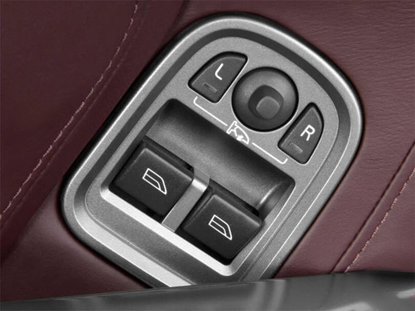 أستون مارتن DB9 الداخلية 