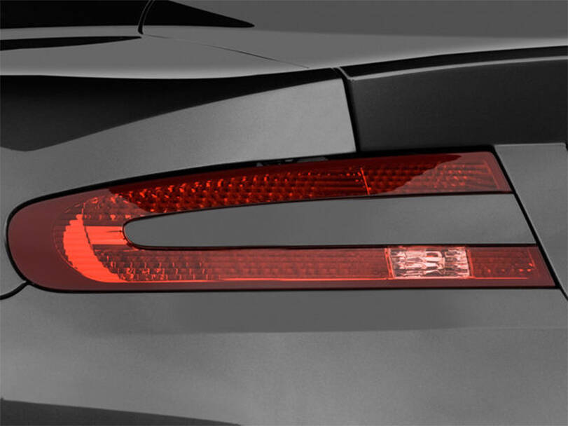 أستون مارتن DB9 الخارجية 