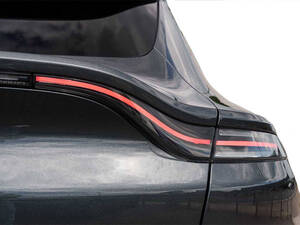 أستون مارتن DBX الخارجية 