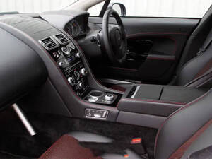 أستون مارتن Rapide الداخلية 