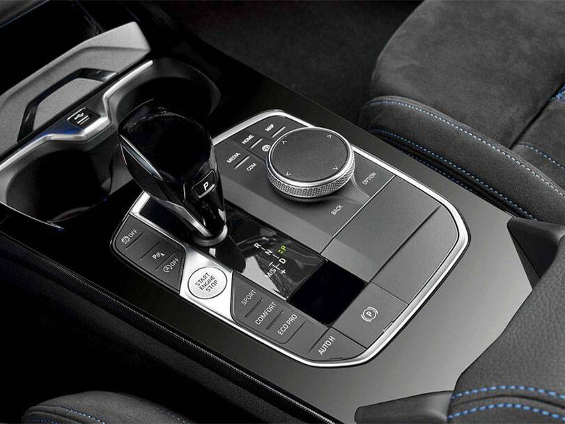 بي إم دبليو الفئة الأولى الداخلية 