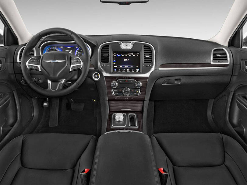 كرايسلر 300 الداخلية 