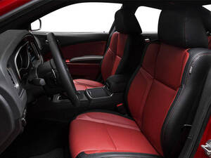 دودج تشارجر الداخلية 