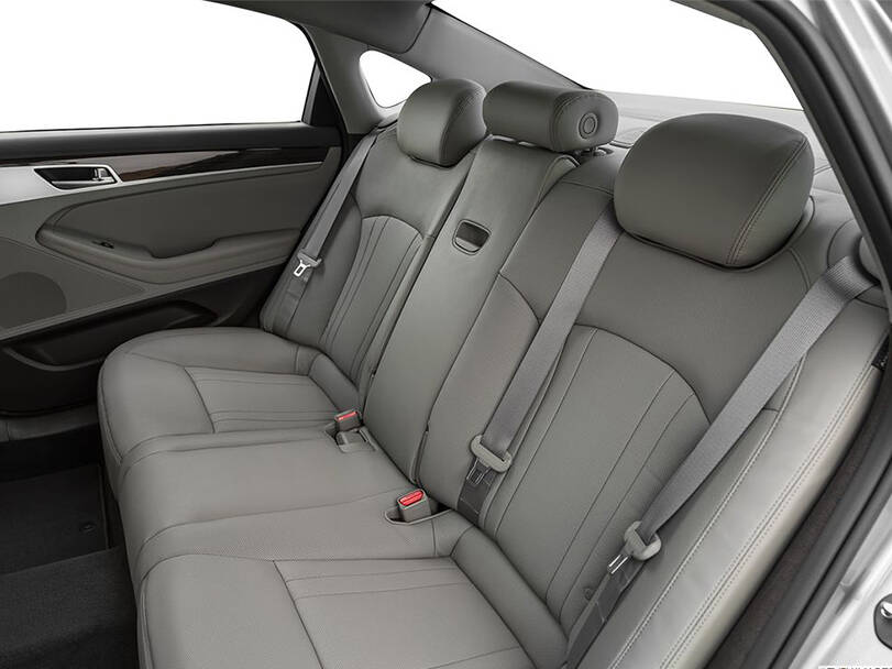 Genesis G80 1st (DH) Generation Pictures: Explore 19 Images of Interior and Exterior Image-18