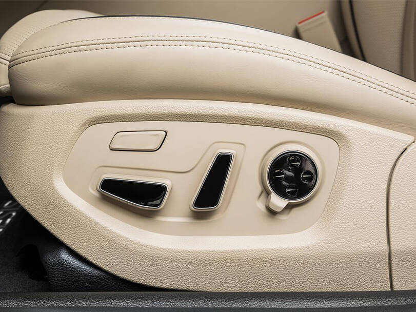 Hyundai Genesis Interior 