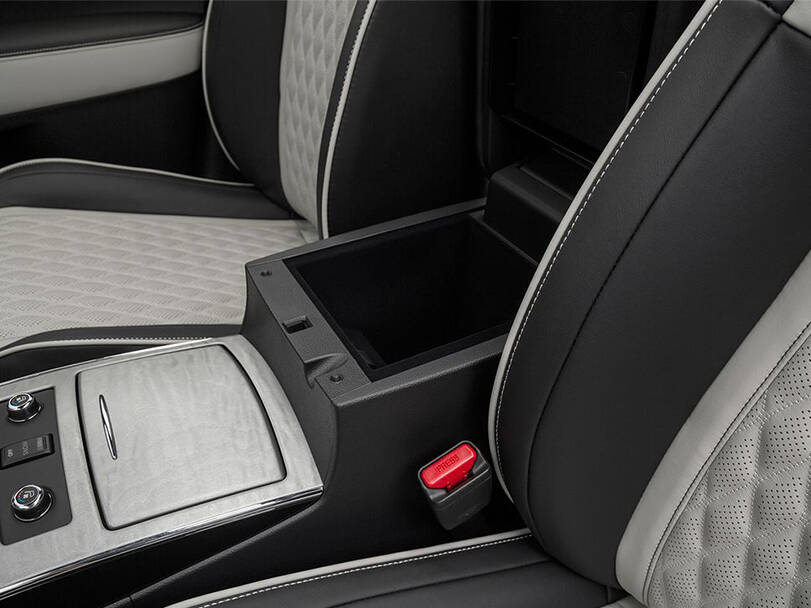 Infiniti QX70 Interior 