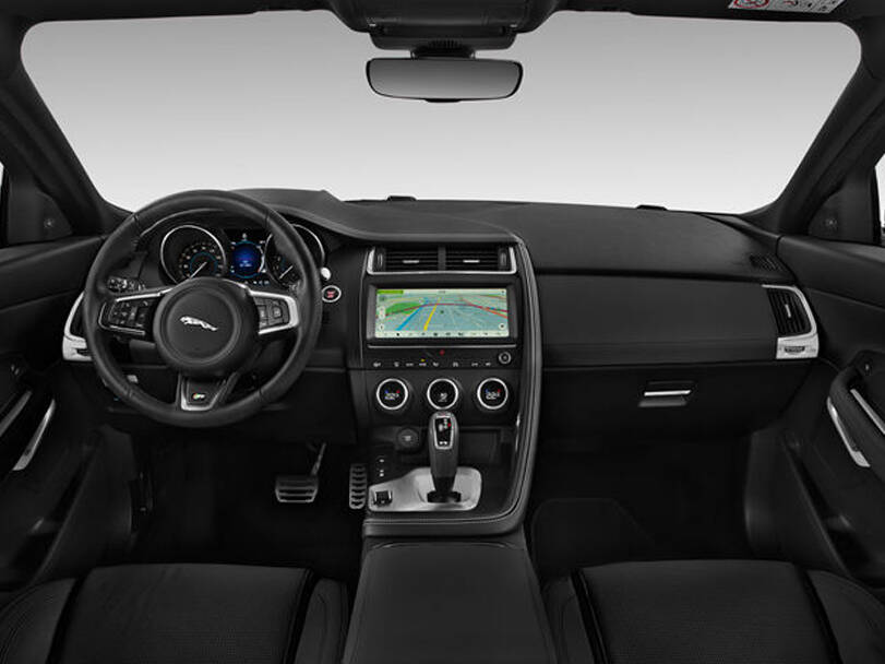 جاكوار إي بيس 2025 Interior 