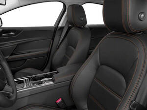 جاجوار XE الداخلية 