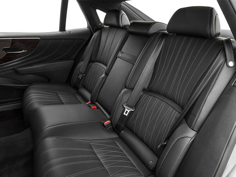 لكزس LS الداخلية 