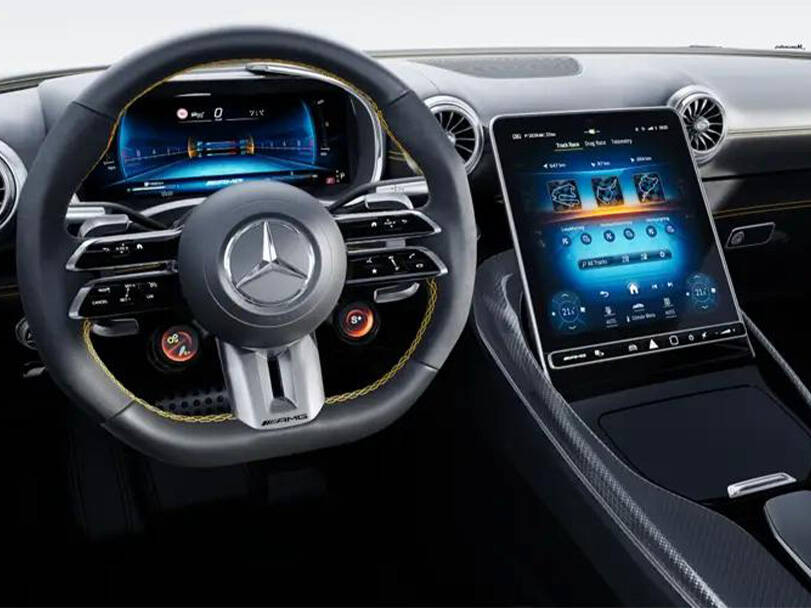 مرسيدس بنز AMG جي تي 2025 الداخلية 