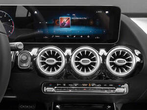 مرسيدس بنز GLA الداخلية 