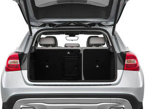 مرسيدس بنز GLA الداخلية 