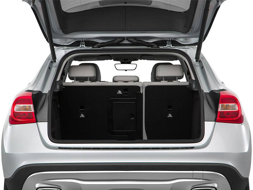 Mercedes Benz GLA 1st (X156) Generation Interior 