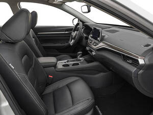 نيسان التيما الداخلية 