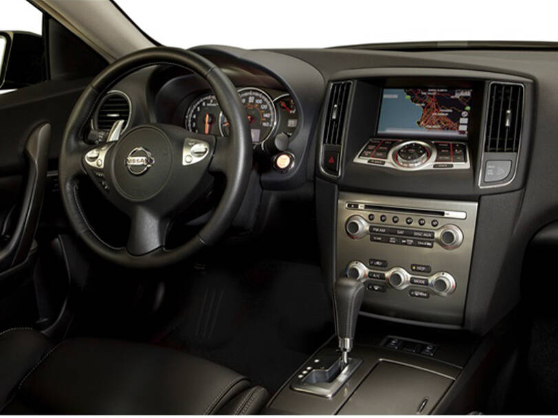 نيسان ماكسما الجيل السابع (A35) الداخلية 
