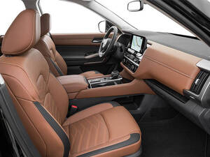 نيسان باثفايندر الداخلية 