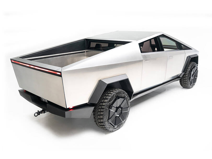 Tesla Cybertruck 2025 Exterior 