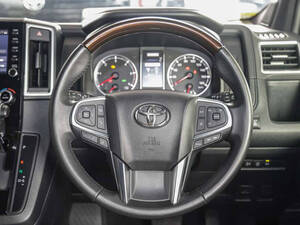 Toyota Granvia Interior 