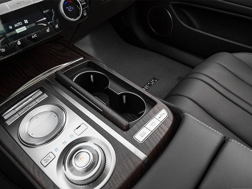 جينيسيس G80 الداخلية 