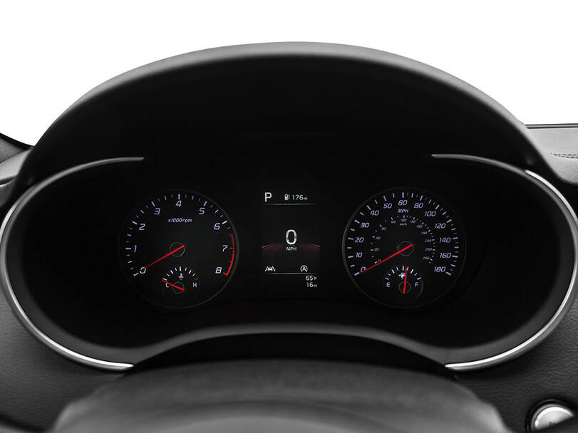 كيا ستينجر الداخلية 