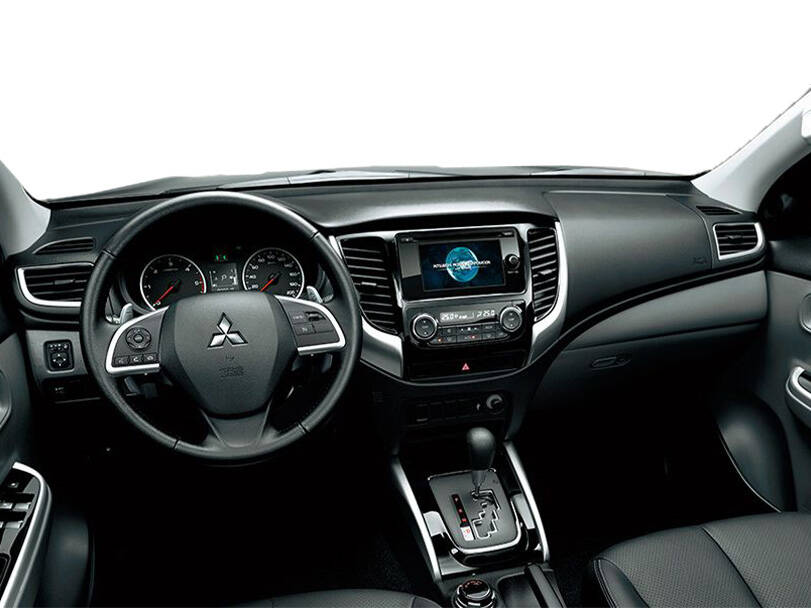 ميتسوبيشي L200 الجيل الخامس الداخلية 