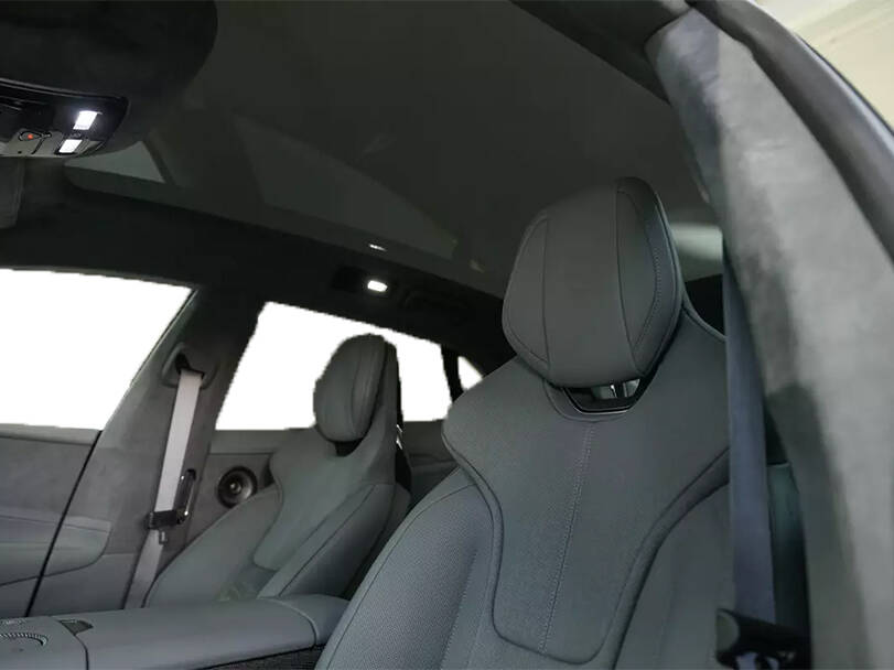 لوتس إيميا الداخلية 