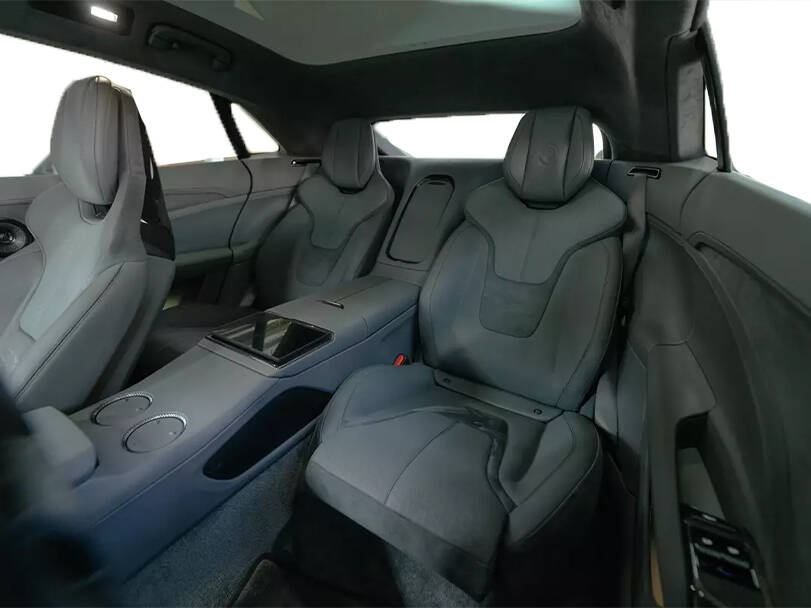 لوتس إيميا الداخلية 