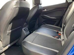 أوبل جراندلاند X الداخلية 