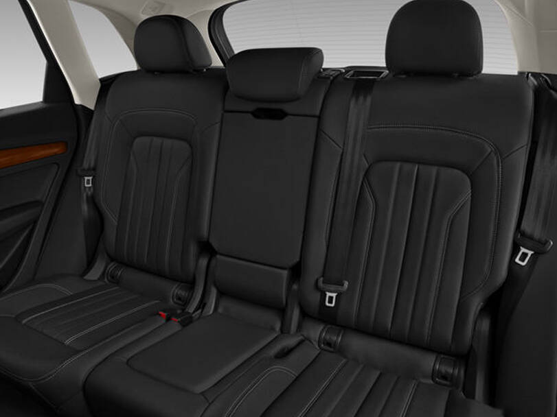 أودي SQ5 الجيل الأول (النوع 8R) الداخلية 