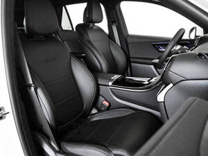 مرسيدس بنز GLC كلاس الداخلية 