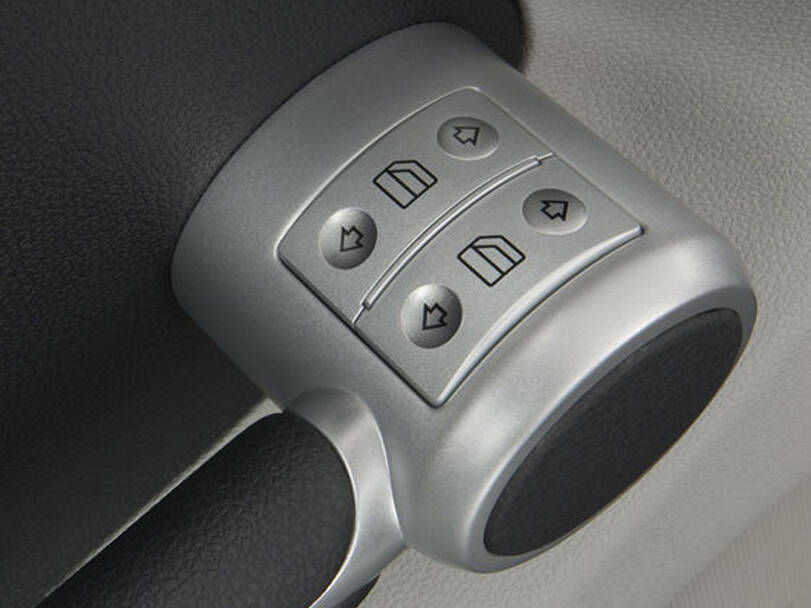 Mercedes Benz SLK Class 2nd (R171) Generation Interior 