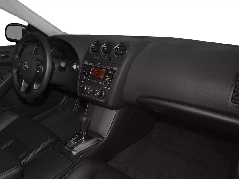 نيسان التيما الجيل الثالث (L31) الداخلية 