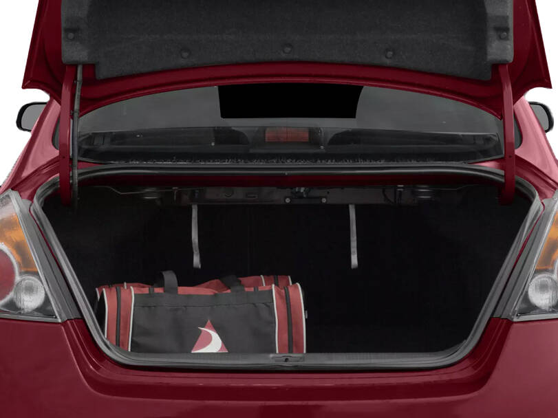 نيسان التيما الجيل الرابع (L32) الخارجية 