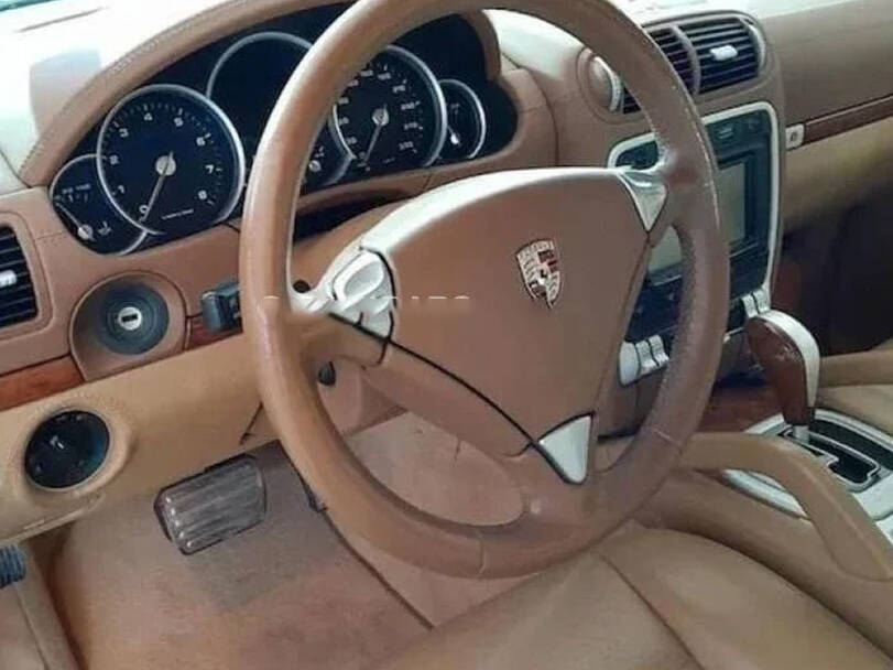 بورشه كايين الجيل الأول (E19PA) الداخلية 