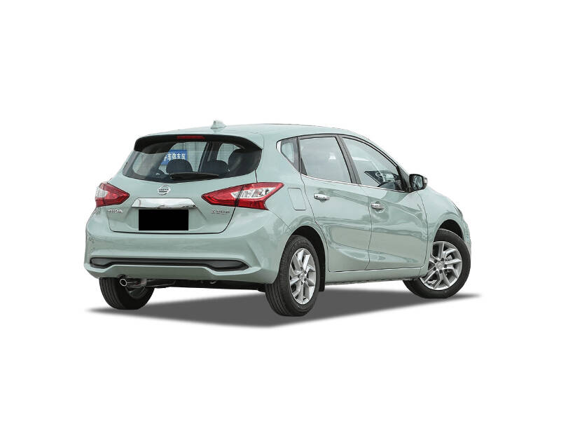 Nissan Tiida Exterior 