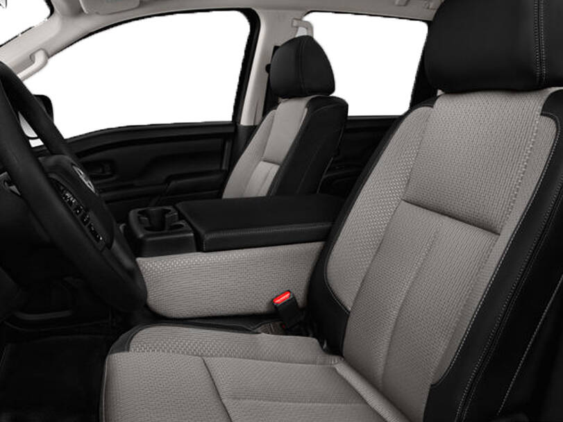 نيسان تيتان الداخلية 