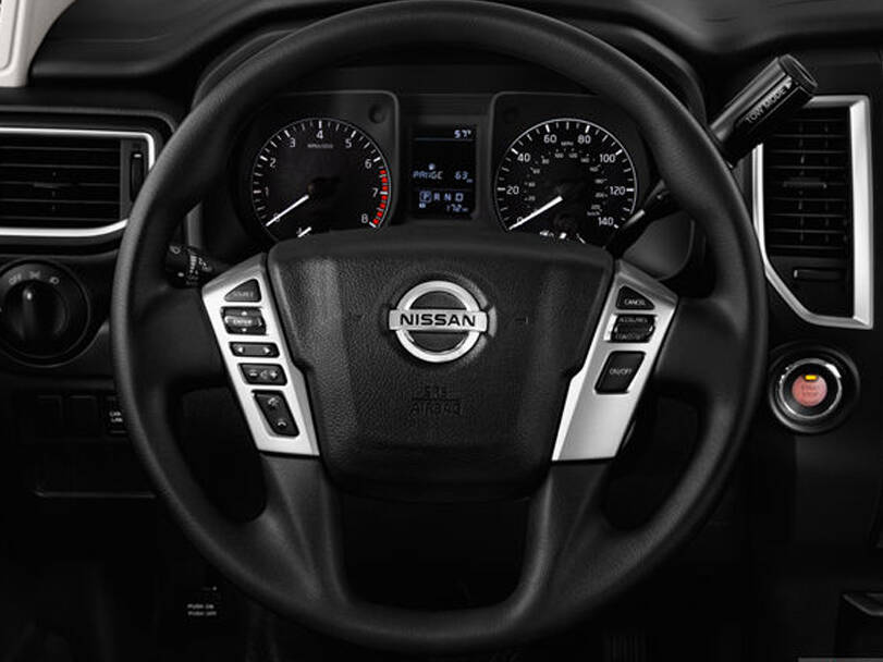 نيسان تيتان الداخلية 