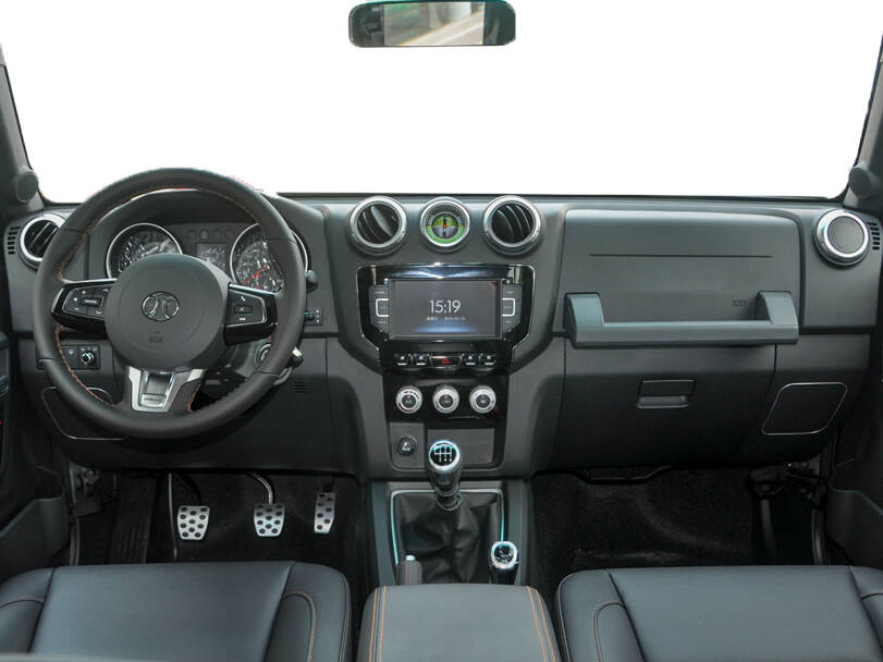 BAIC BJ40L Interior 
