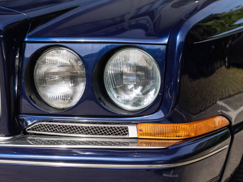 بينتلي أزور الخارجية 