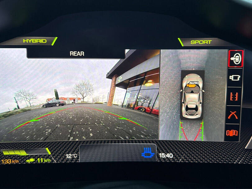 فيراري 296 GTS 2025 الداخلية 