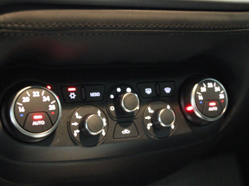 فيراري F12 الداخلية 