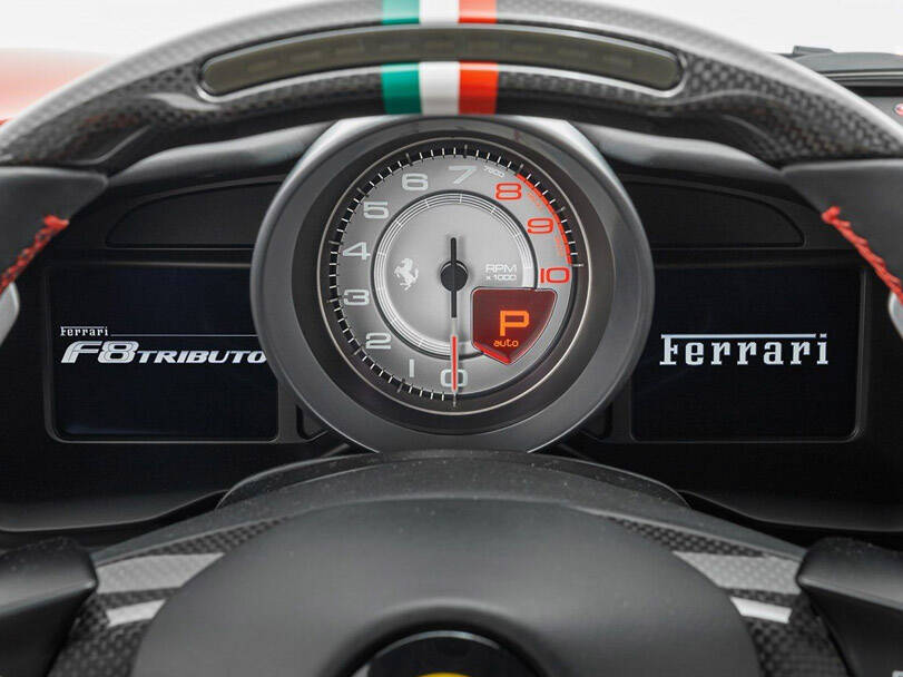 فيراري F8 سبايدر الداخلية 