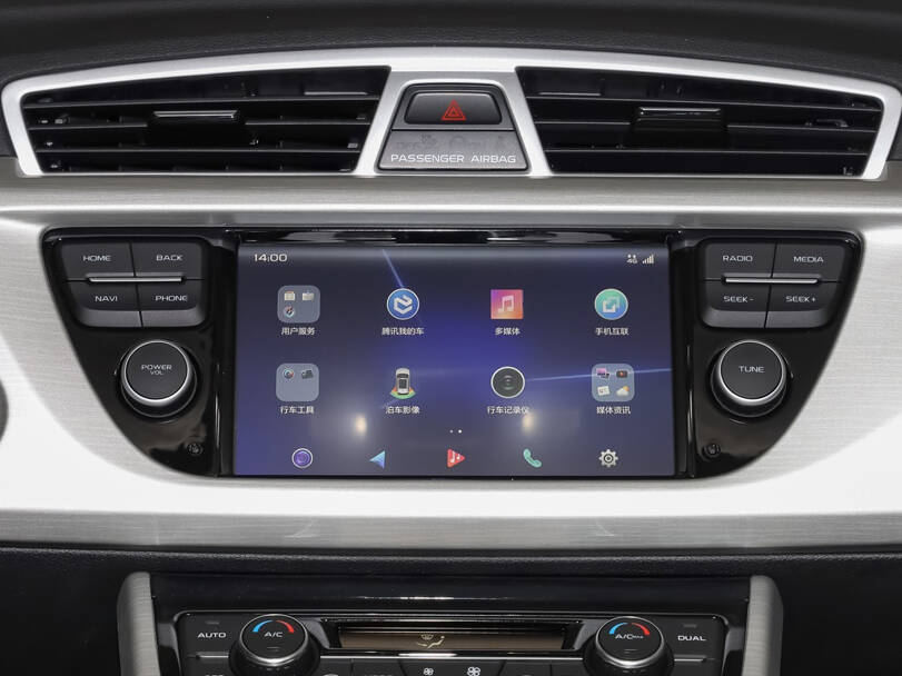 جيلي X7 سبورت الداخلية 