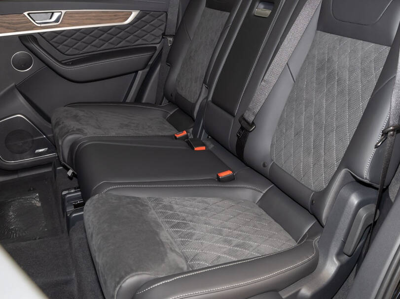 هونغ تشي HS7 الجيل الأول الداخلية 