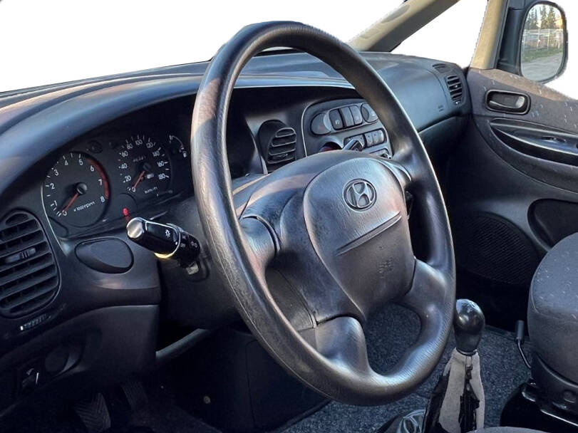 Hyundai Grand Starex 1st Generation Interior 