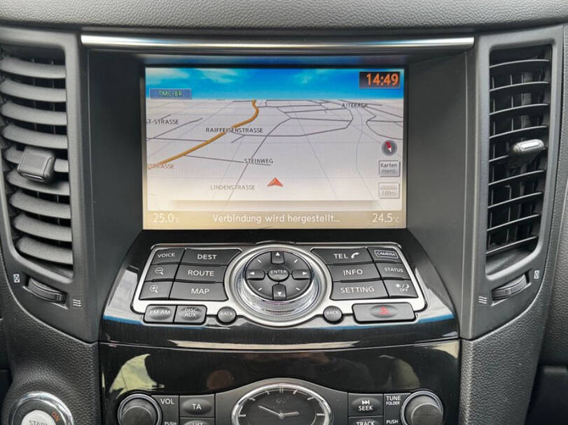 Infiniti FX35 Interior 