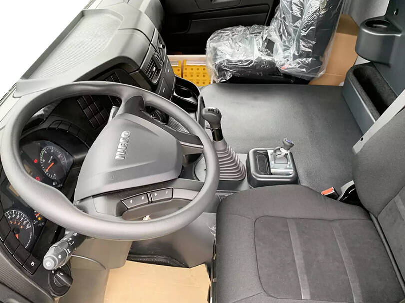 إيفيكو تراكر الداخلية 